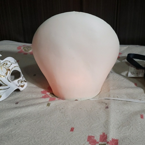 White porcelain light up mother and son figurine - Picture 2 of 2